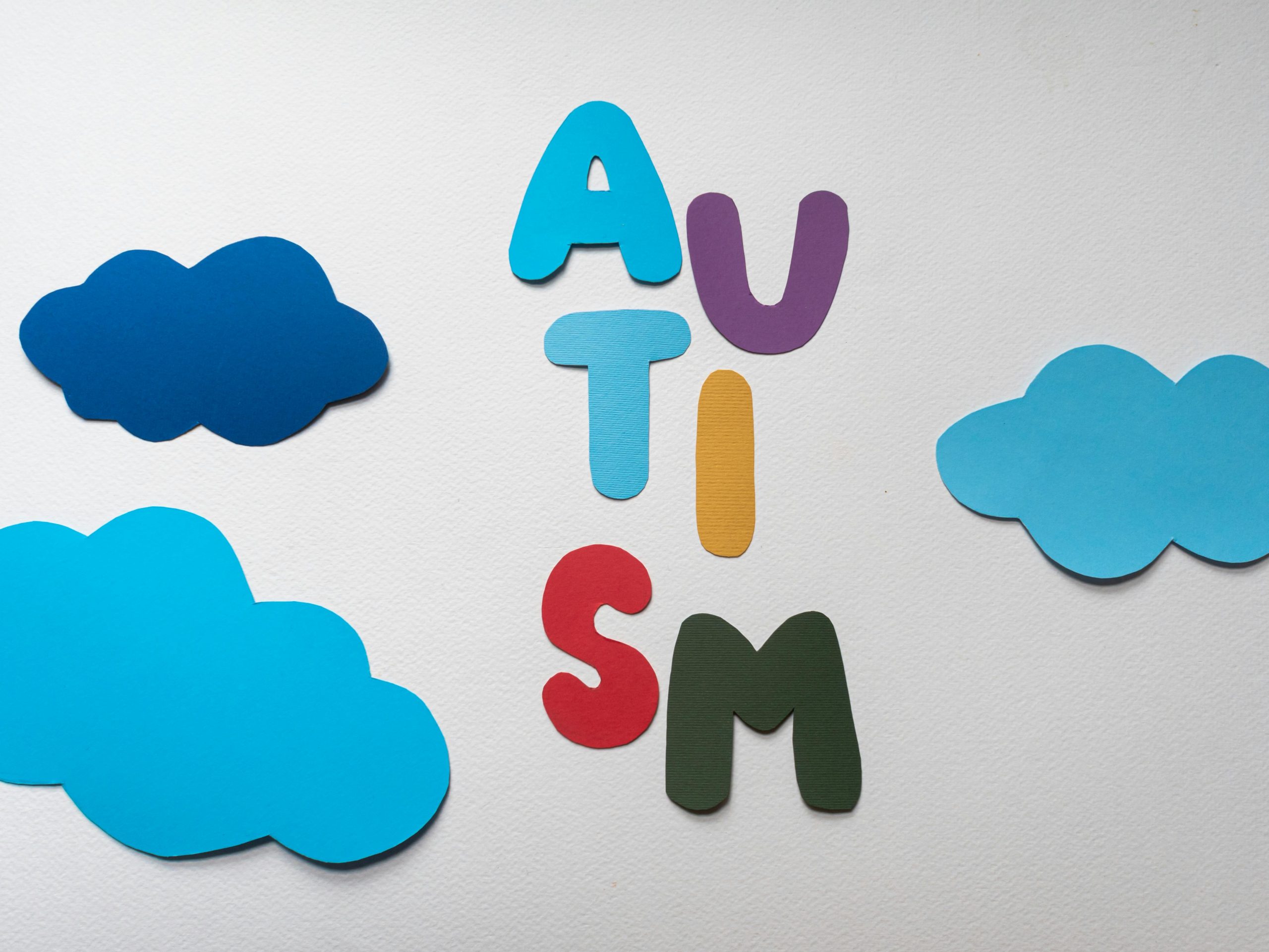 Presentación en adolescentes con autismo: consejos clave hoy