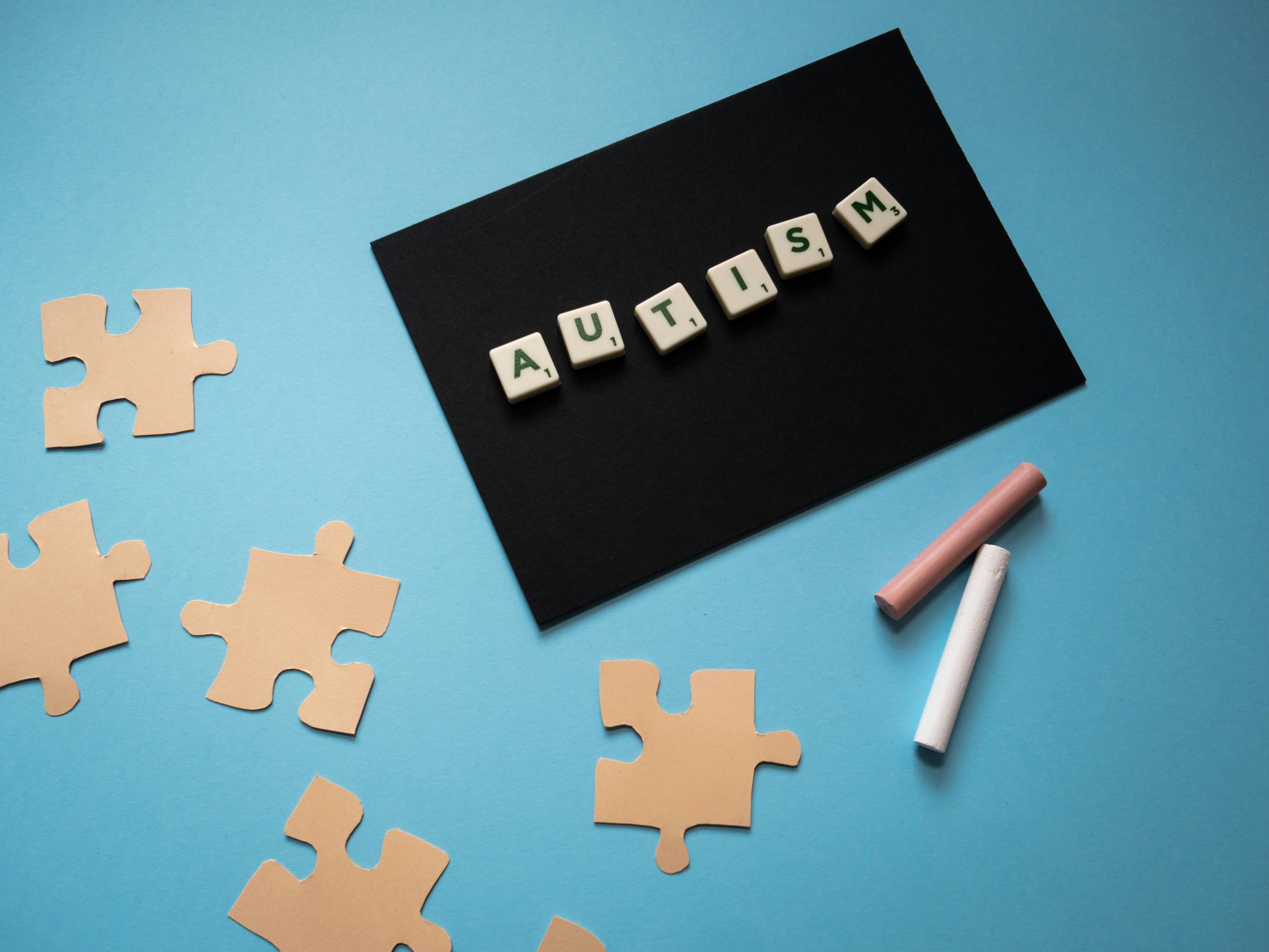 Signos en bebés de 6 a 18 meses: guía esencial sobre el autismo